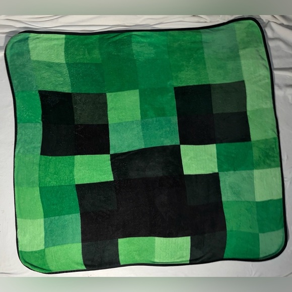 Minecraft Creeper Blanket Throw 53”x53” - Picture 1 of 2